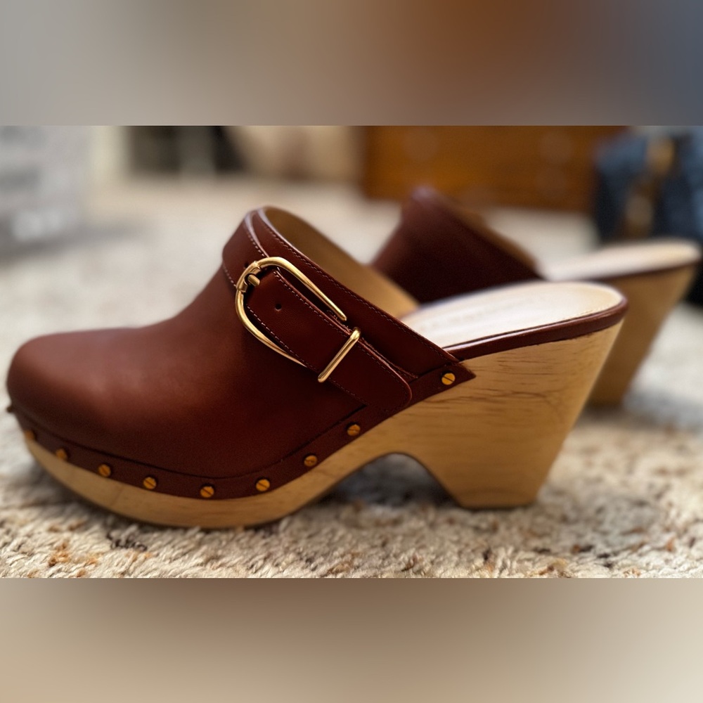 NEW Veronica Beard Hendrix Buckled Clogs